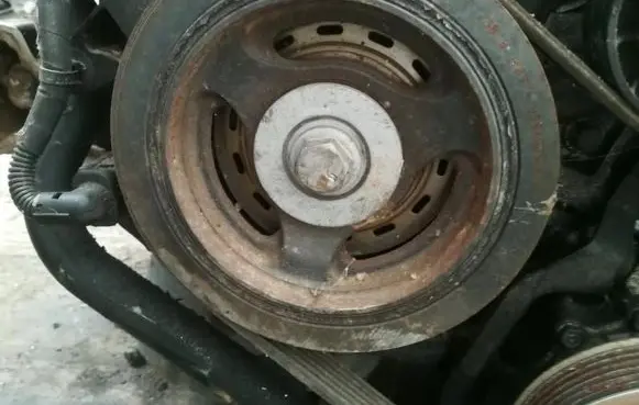 Peugeot 308 Crankshaft pulley