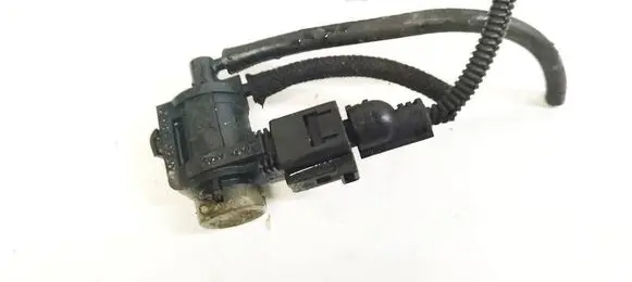 Volkswagen Golf IV Turbo solenoid valve 1J0906283C