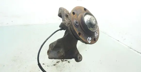BMW 7 E38 Front wheel hub spindle knuckle