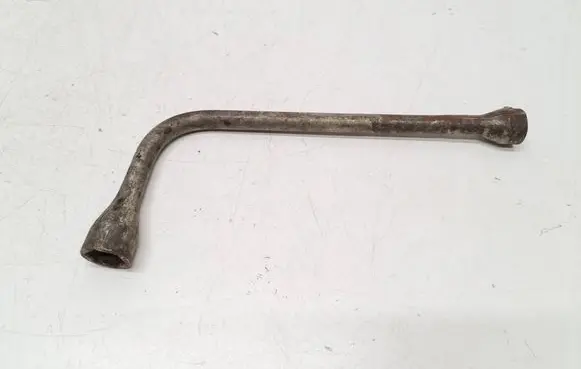Mitsubishi L200 Wheel nut wrench 