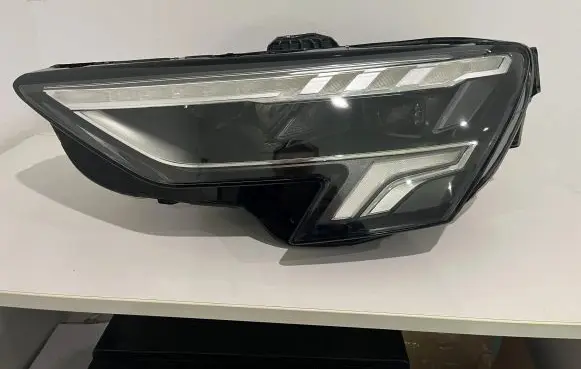 Audi A3 8Y Headlight/headlamp 8Y0941033