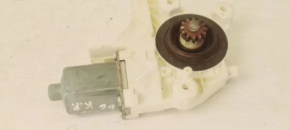 Ford Focus Front door window regulator motor 4M5T14A389 995208101 0130822217