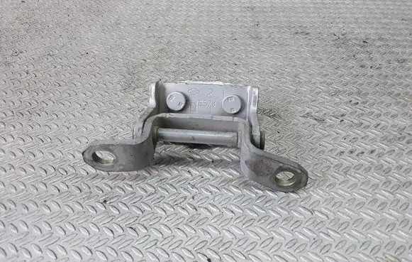 Nissan Primera Tailgate/trunk/boot hinge