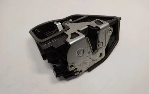 BMW X3 E83 Front door lock 7154628 51217154628 51217167068