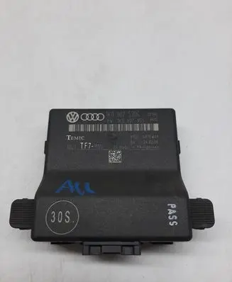 Audi A3 S3 8P Gateway control module 1K0907530G
