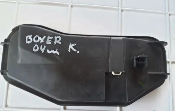 Peugeot Boxer Headlight/headlamp dust cover 305501130L