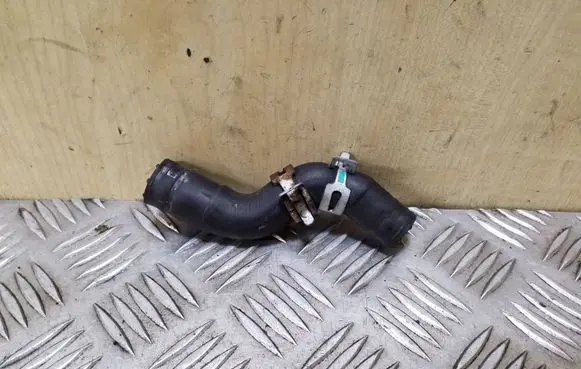 Toyota Avensis T270 Engine coolant pipe/hose