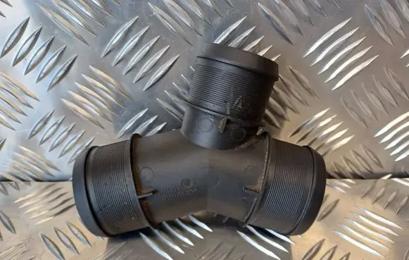 Intercooler hose/pipe
