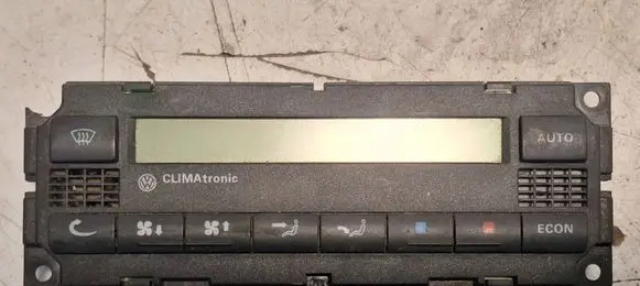 Volkswagen Golf IV Climate control unit 6013966