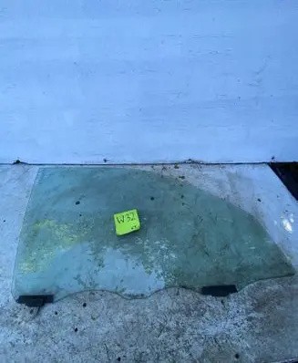 Daihatsu Sirion Front door window glass four-door 43R00122 M213SAS2 43R00120