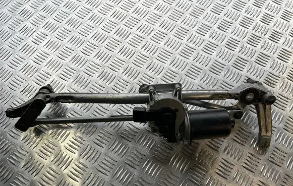 BMW 3 E90 E91 Front wiper linkage and motor 6978263