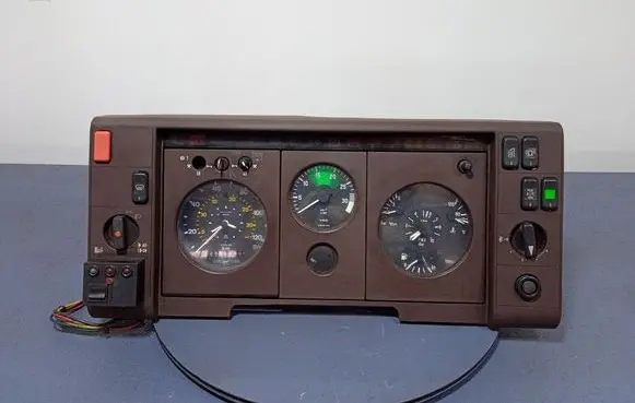 Mercedes-Benz E W124 Speedometer (instrument cluster) A6736890208