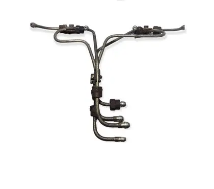 Mitsubishi Pajero Fuel injector supply line/pipe 