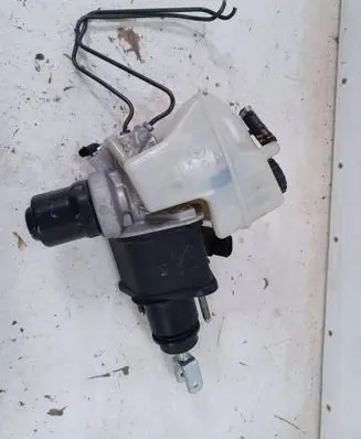 Mercedes-Benz SL R230 Master brake cylinder 0204221045 A2304102406 A2304300302