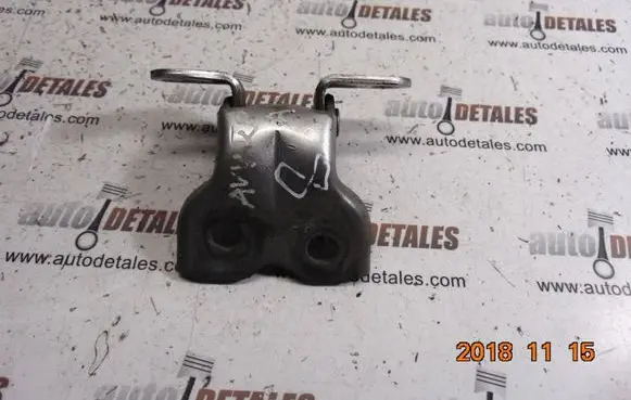 Toyota Avensis Verso Front door lower hinge 