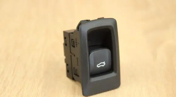BMW 4 G22 G23 G24 G26 Tailgate/trunk/boot open switch 9471611N45
