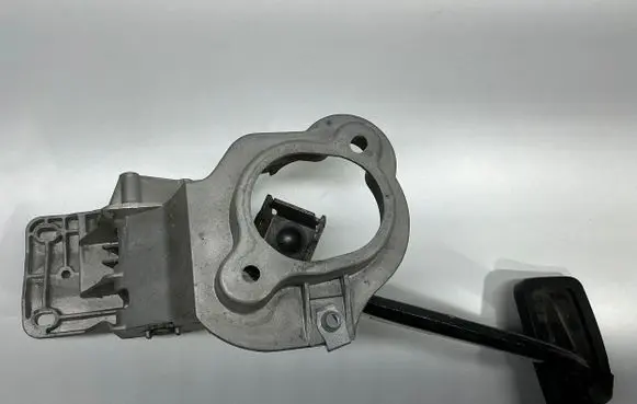 Chevrolet Camaro Brake pedal 23306503 15201663632