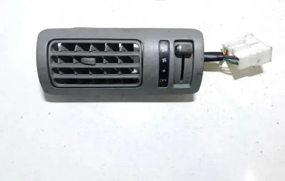 Hyundai Santa Fe Dash center air vent grill 979802b100