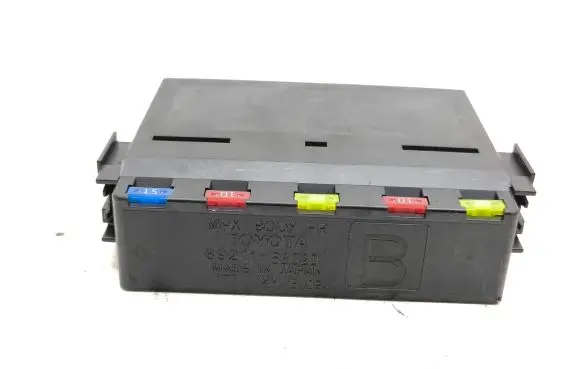 Lexus IS 220D-250-350 Fuse module 8921153020