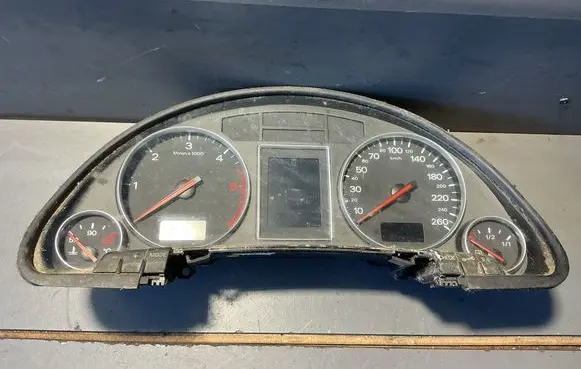 Audi A4 S4 B6 8E 8H Speedometer (instrument cluster) 8E0920900G