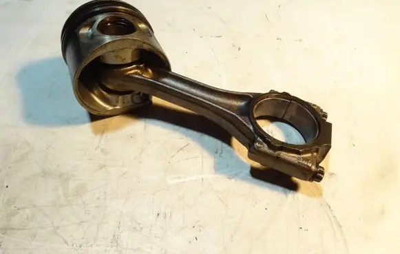 Volkswagen PASSAT B6 Piston with connecting rod 0386