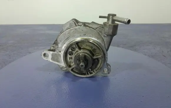 Toyota Yaris Vacuum pump