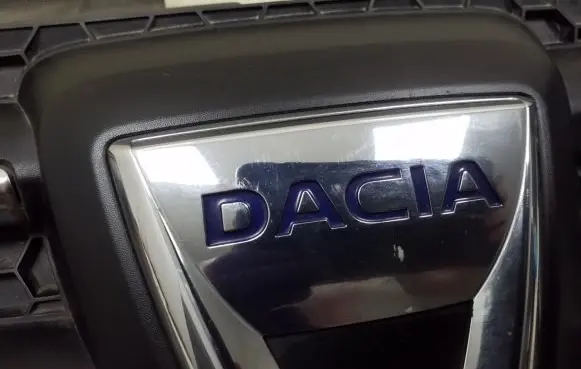 Dacia Sandero Front grill 623103971R
