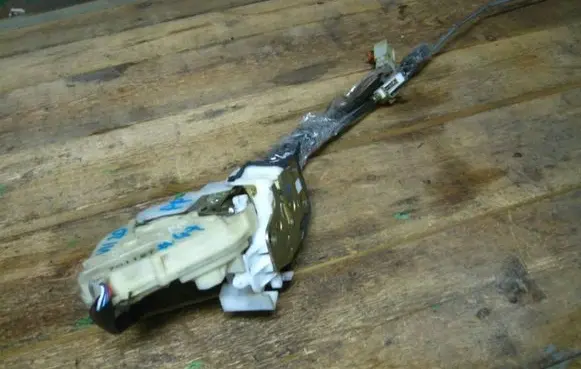 Honda Civic Front door lock