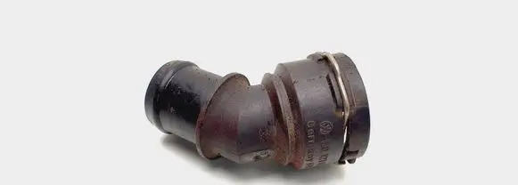 Volkswagen PASSAT B6 Engine coolant pipe/hose 1J0121619