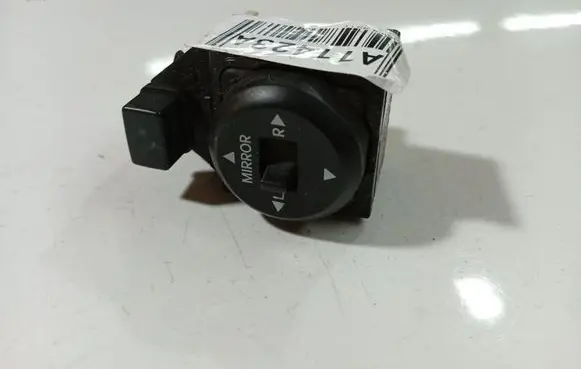 KIA Sportage Wing mirror switch