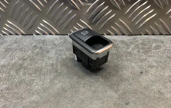 Mercedes-Benz C W204 Electric window control switch A2048707358
