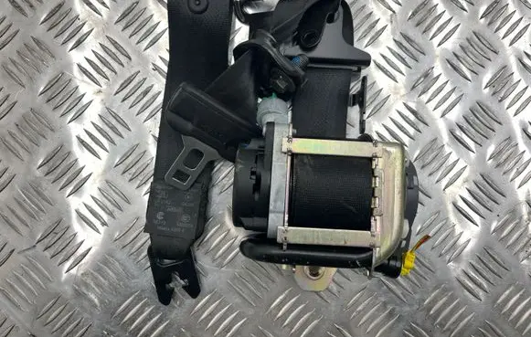 Volvo V60 Front seatbelt P39818843 39818843