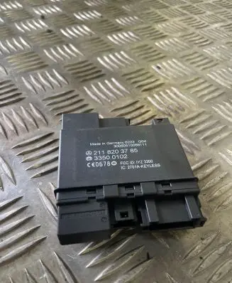 Mercedes-Benz E W211 Keyless (KESSY) go control unit/module 2118203785 33500102 S2C60510069111