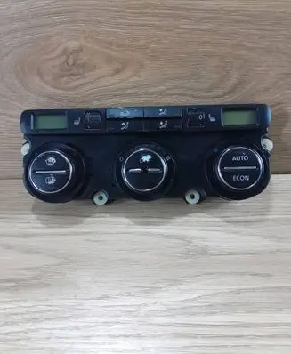 Volkswagen Touran I Climate control unit