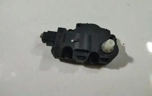Citroen C4 Grand Picasso Air flap motor/actuator A21200600