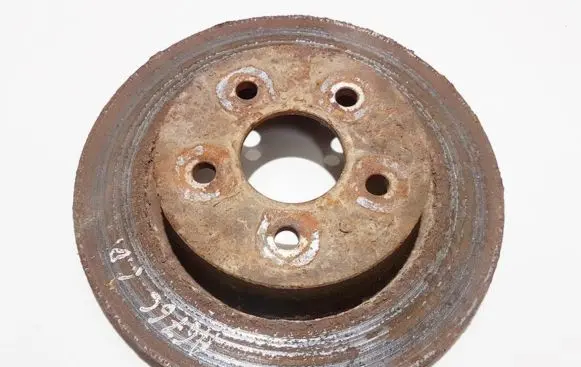 Ford Focus C-MAX Rear brake disc neventiliuojamas