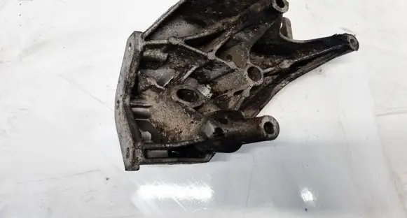 Skoda Fabia Mk2 (5J) Engine mounting bracket 045199207