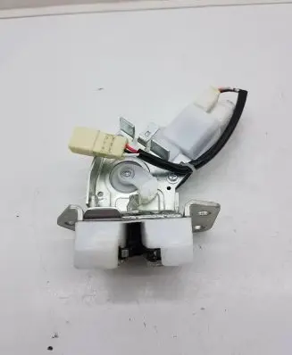 Suzuki SX4 S-Cross Tailgate/trunk/boot lock/catch/latch B6765