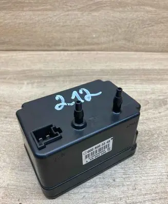 Mercedes-Benz E W212 Central locking vacuum pump 0008003348 A5998200010