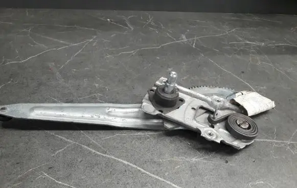 Toyota Corolla E110 Rear window lifting mechanism without motor