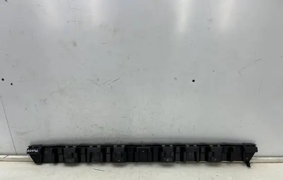 Rear bumper mounting bracket