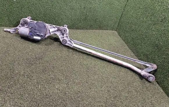 Porsche Cayenne (92A) Front wiper linkage and motor 7P0955119 7P0955023
