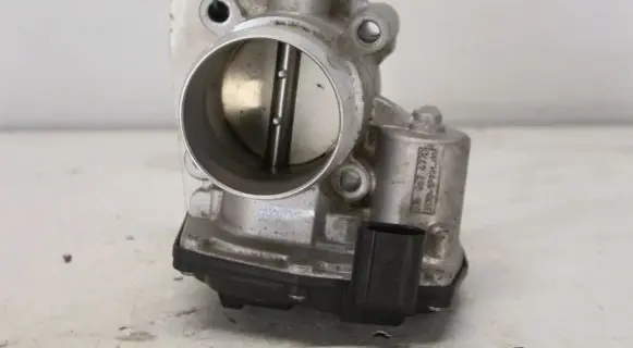 Ford Kuga II Throttle valve DS7G-9F991-BB DS7G-9F991