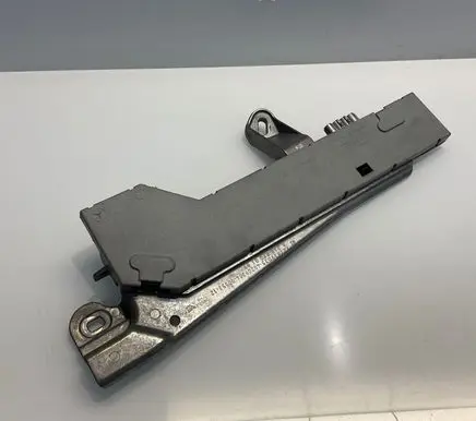 Mercedes-Benz CLS C219 Aerial antenna amplifier A2198200189 921839035A 2198200189