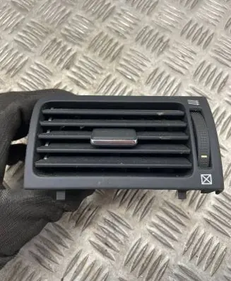 Toyota Avensis T250 Dashboard side air vent grill/cover trim 8518