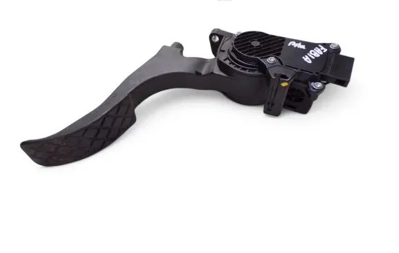 Accelerator throttle pedal