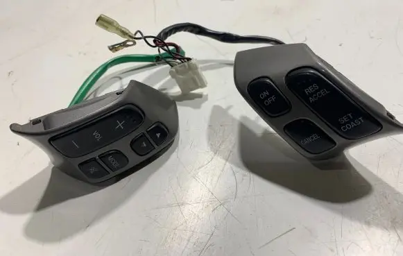 Mazda 6 Steering wheel buttons/switches 153769