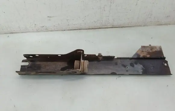 Land Rover Range Rover P38A Radiator mount bracket 