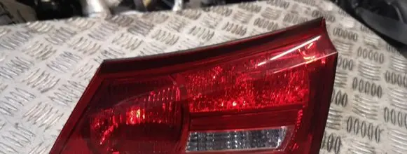 Lexus IS 220D-250-350 Tailgate rear/tail lights