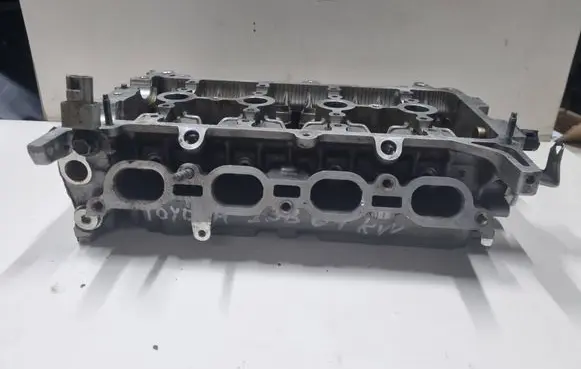 Toyota Yaris Engine head NZ25 210100100